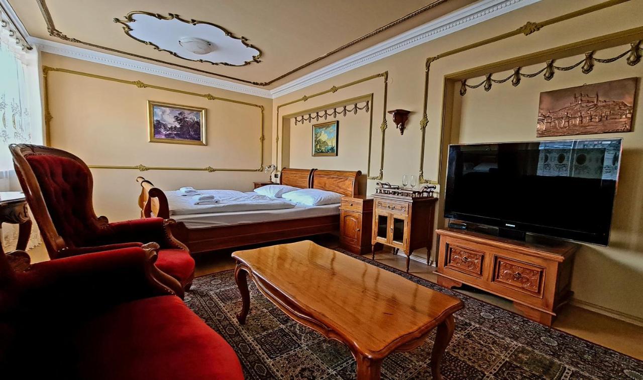 Hotel Union โลว์นี ภายนอก รูปภาพ