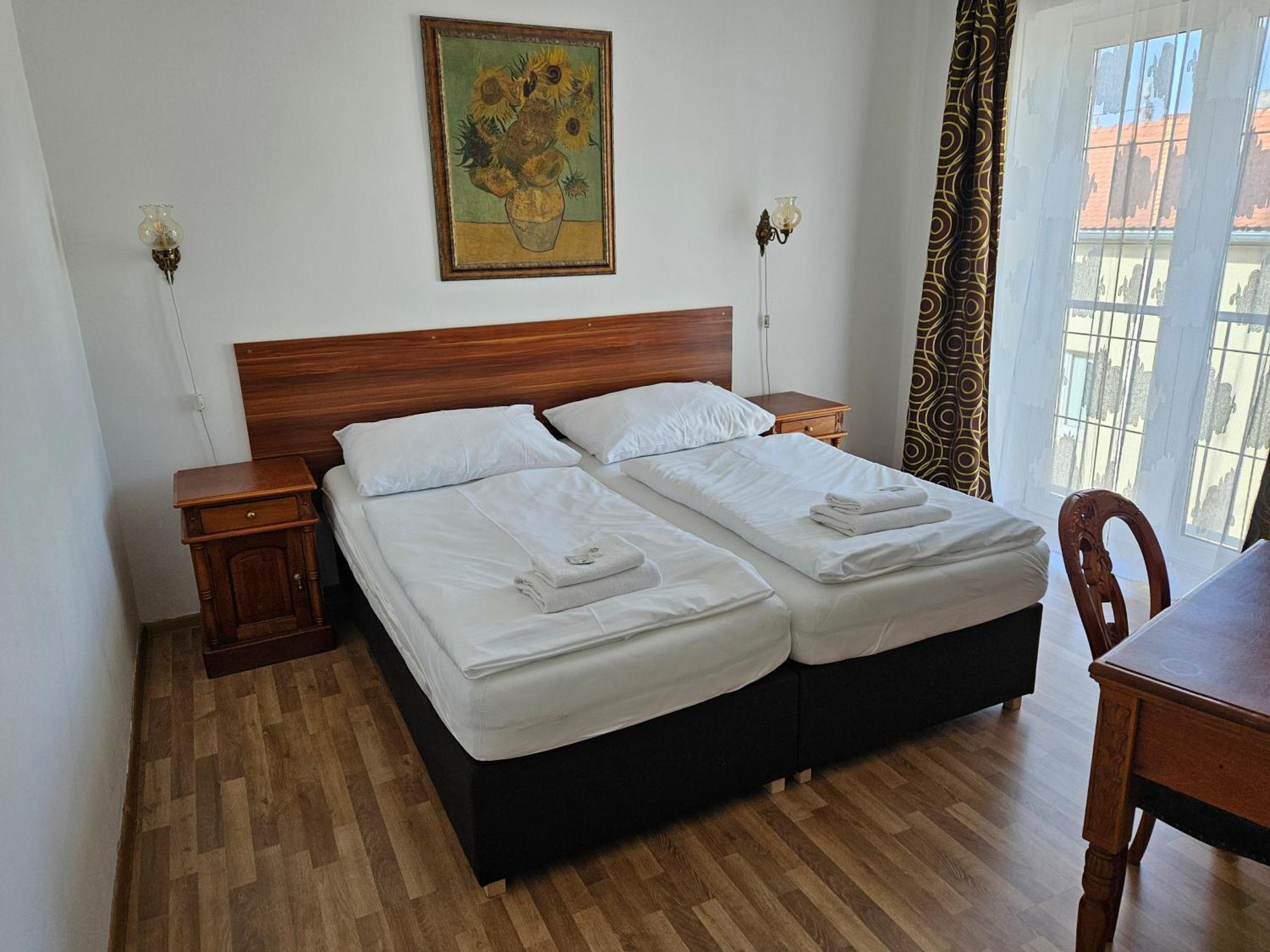 Hotel Union โลว์นี ภายนอก รูปภาพ