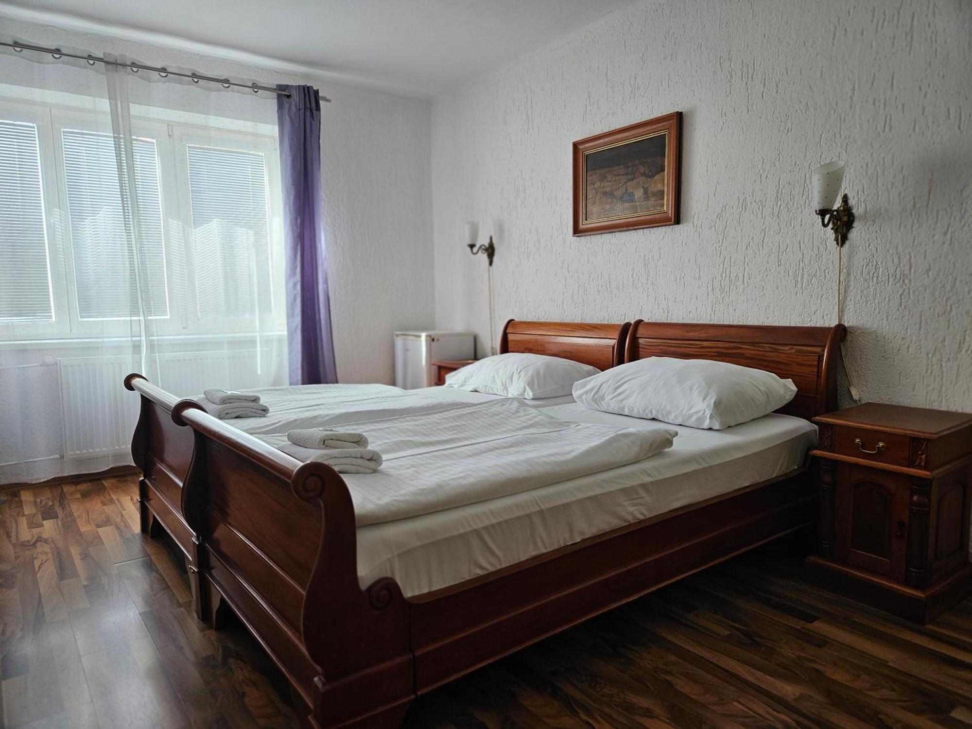 Hotel Union โลว์นี ภายนอก รูปภาพ