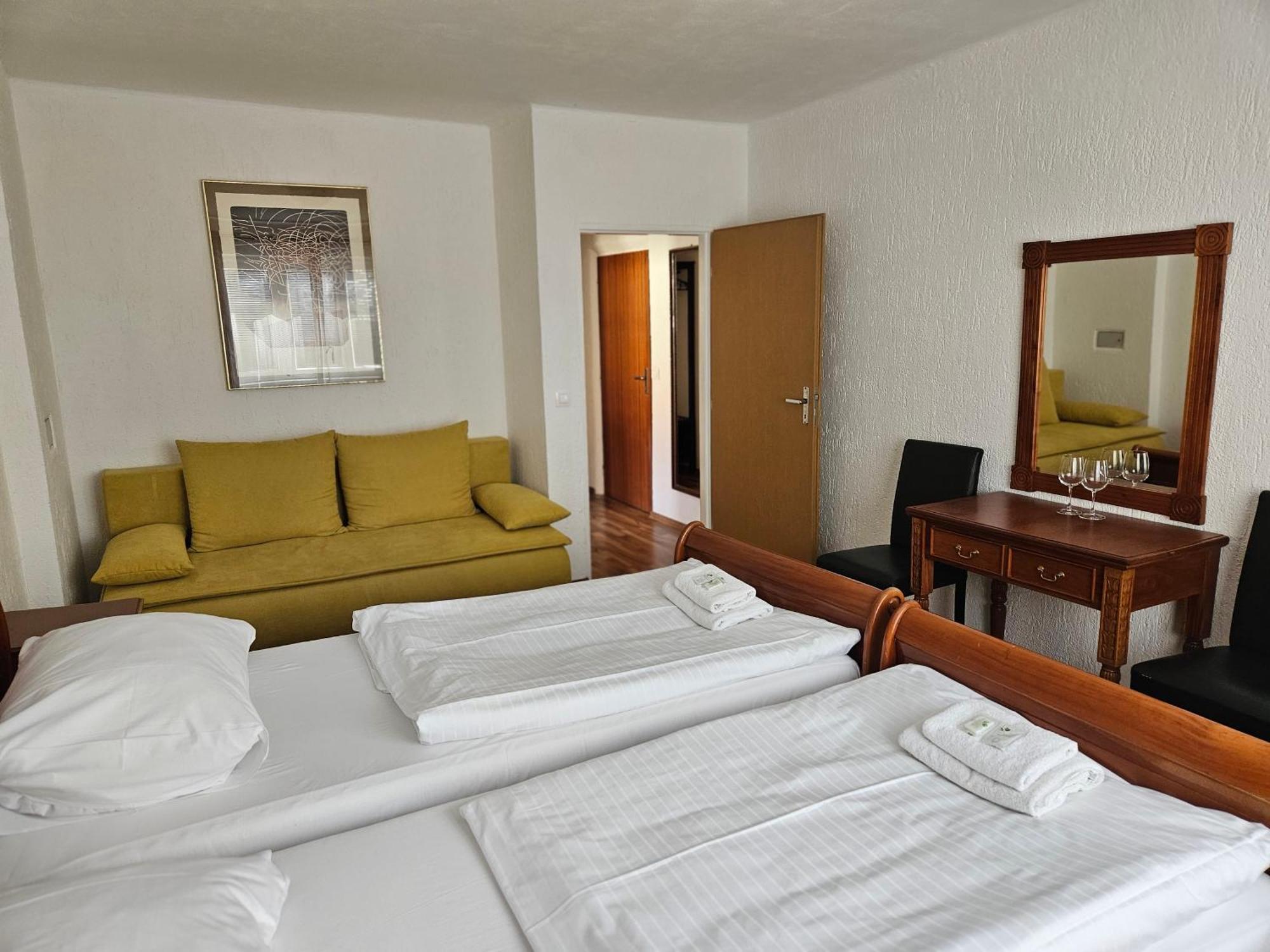 Hotel Union โลว์นี ภายนอก รูปภาพ